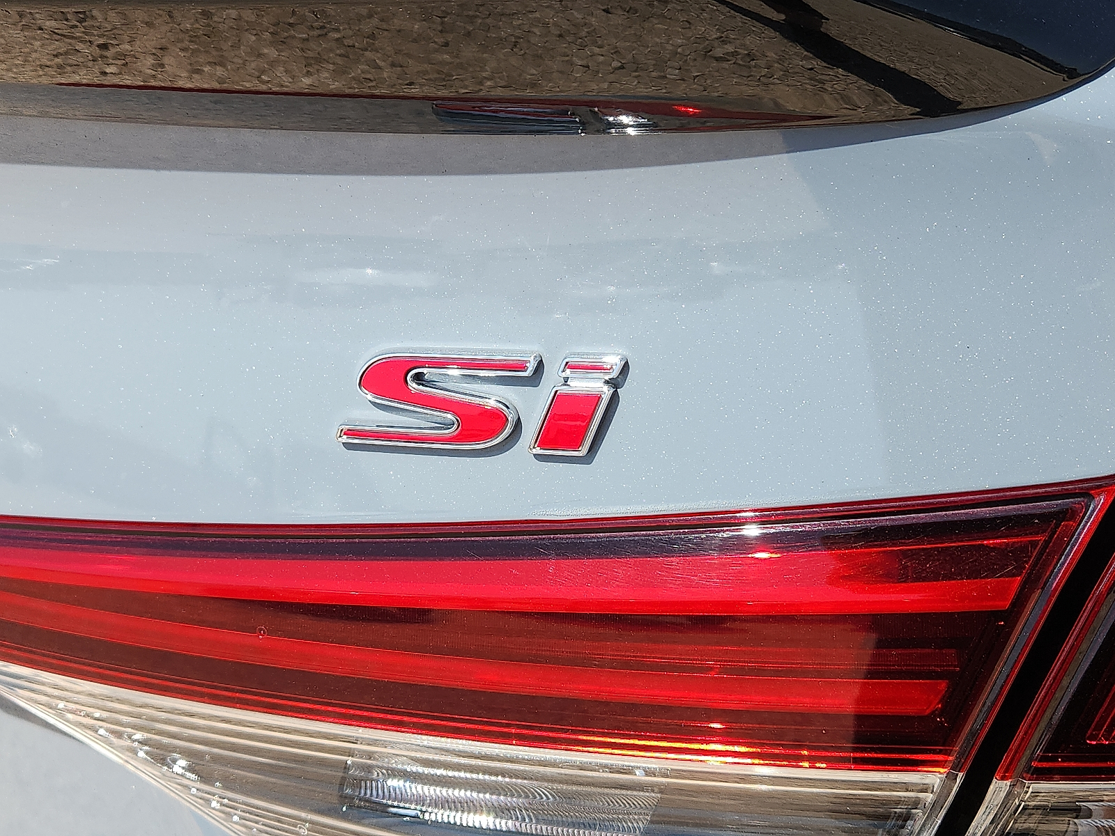 Vehicle image 19 of 20