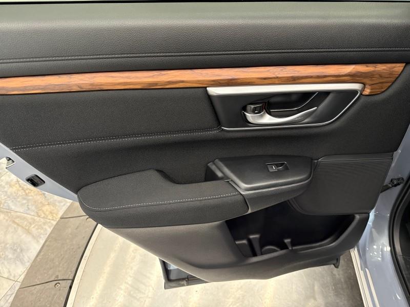 Vehicle image 33 of 52