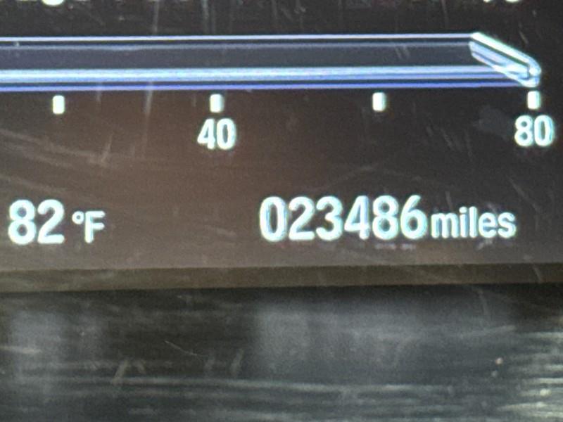 Vehicle image 26 of 52