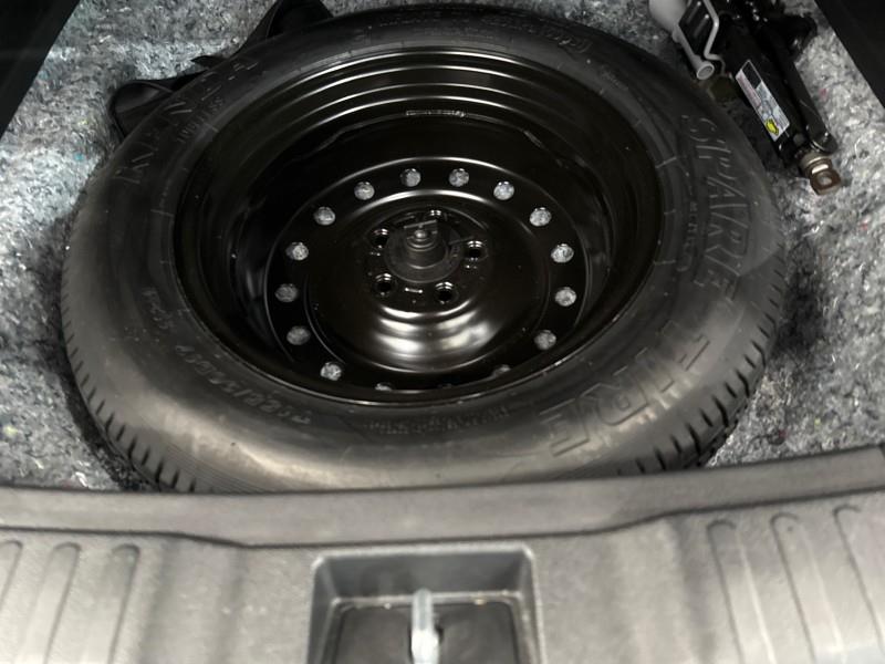 Vehicle image 12 of 52