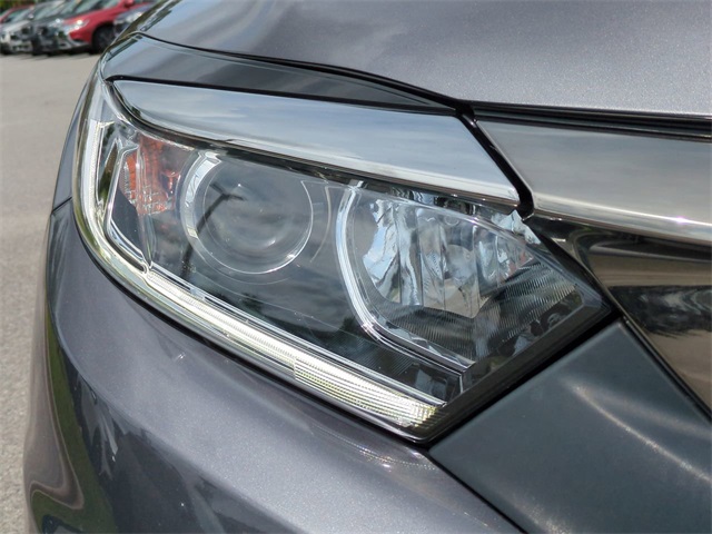 Vehicle image 10 of 29