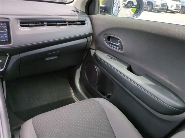 Vehicle image 17 of 29