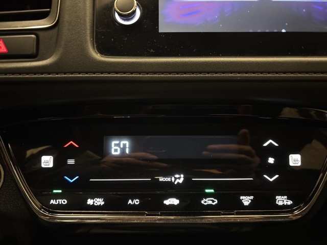 Vehicle image 19 of 24