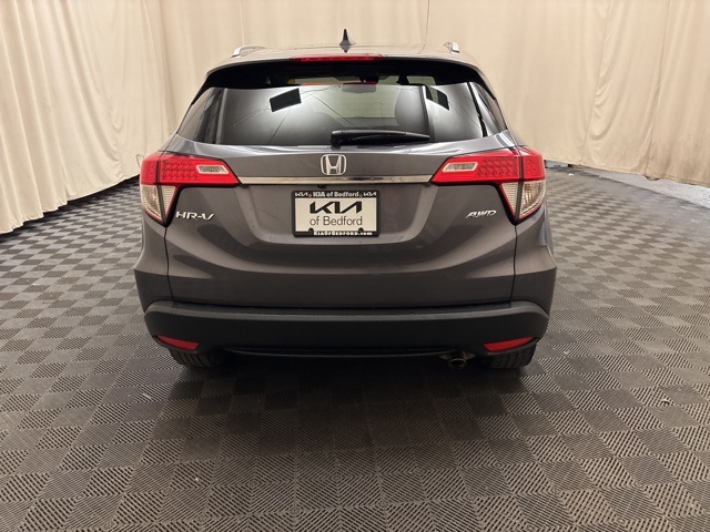 Vehicle image 7 of 24
