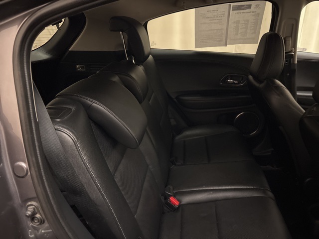 Vehicle image 20 of 24