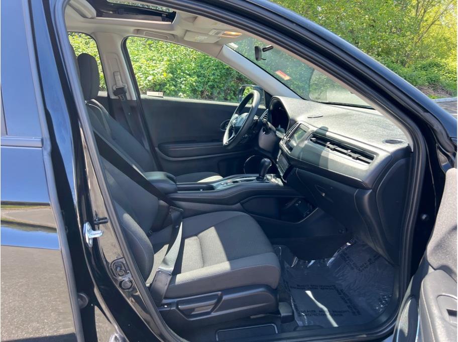 Vehicle image 28 of 31