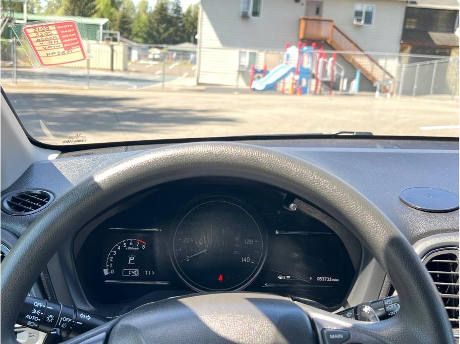 Vehicle image 13 of 31