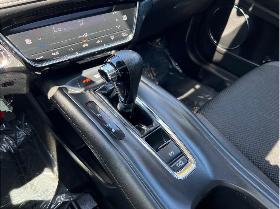 Vehicle image 19 of 31
