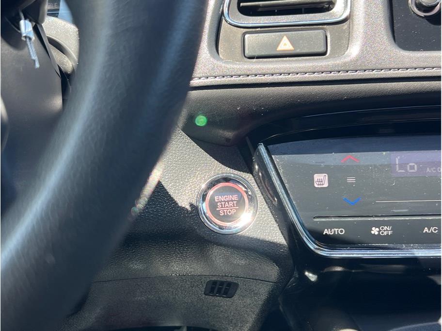Vehicle image 18 of 31