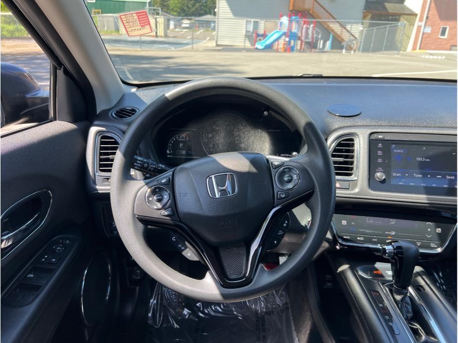 Vehicle image 12 of 31