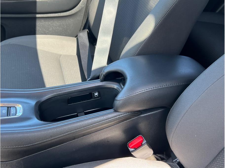 Vehicle image 21 of 31