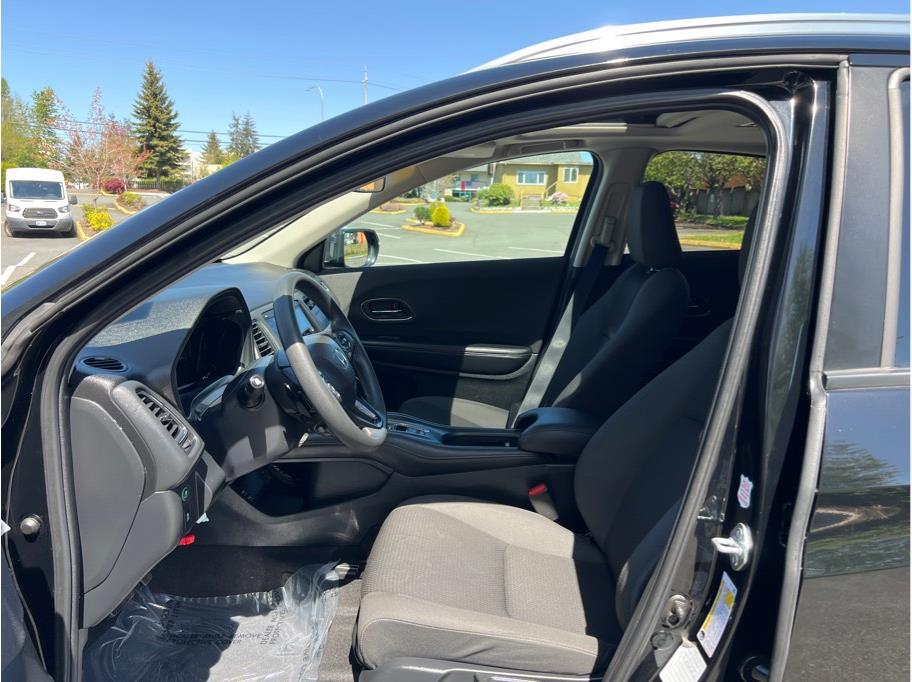 Vehicle image 8 of 31