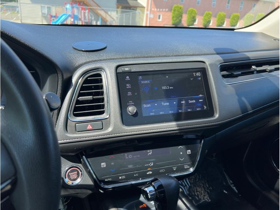 Vehicle image 15 of 31