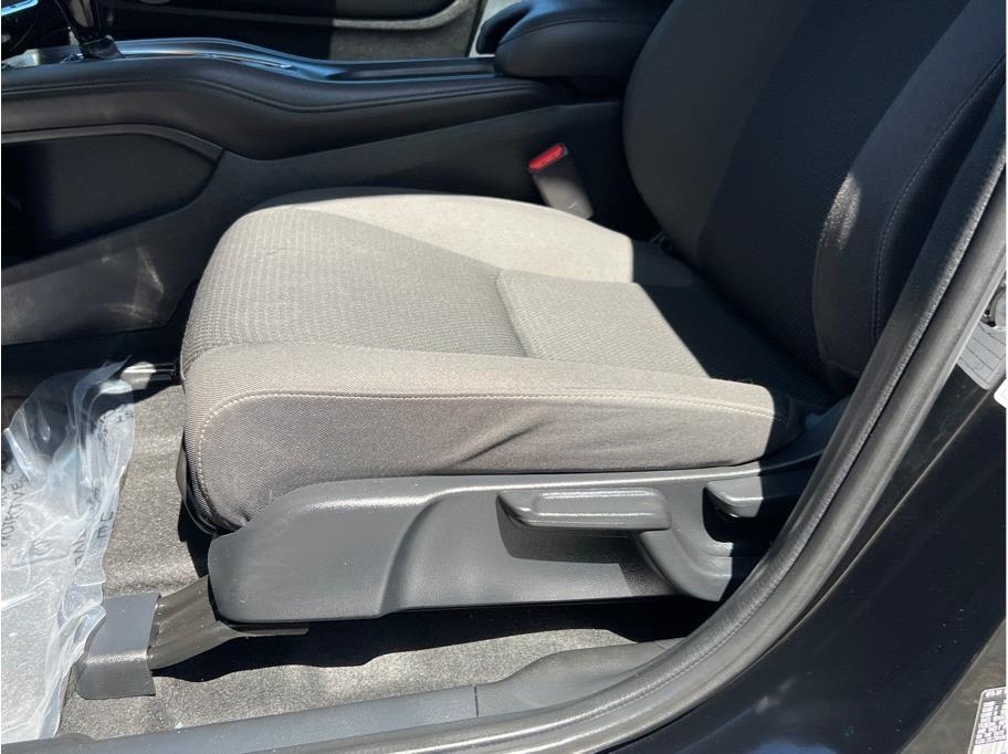 Vehicle image 9 of 31