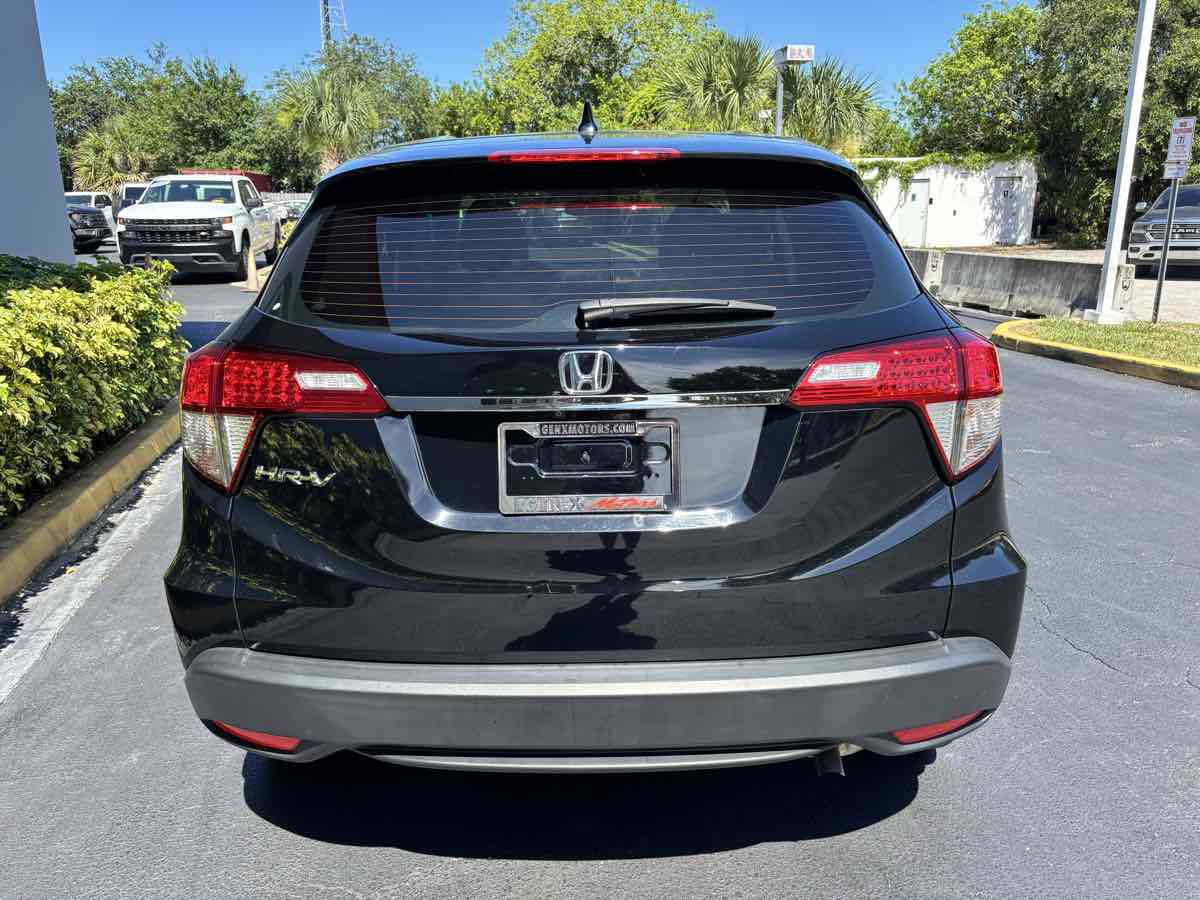 Vehicle image 9 of 27
