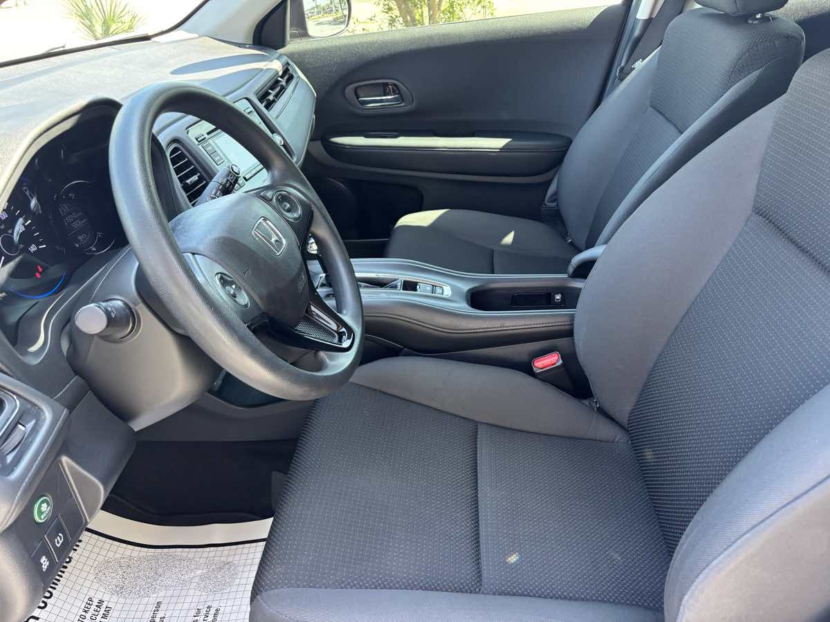 Vehicle image 23 of 27