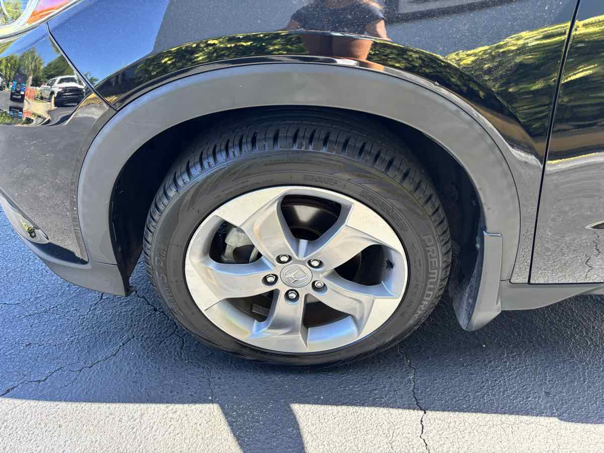 Vehicle image 5 of 27