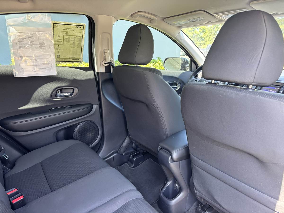 Vehicle image 11 of 27