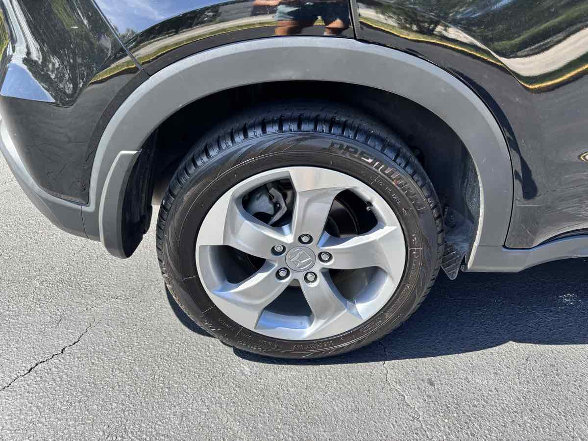 Vehicle image 4 of 27