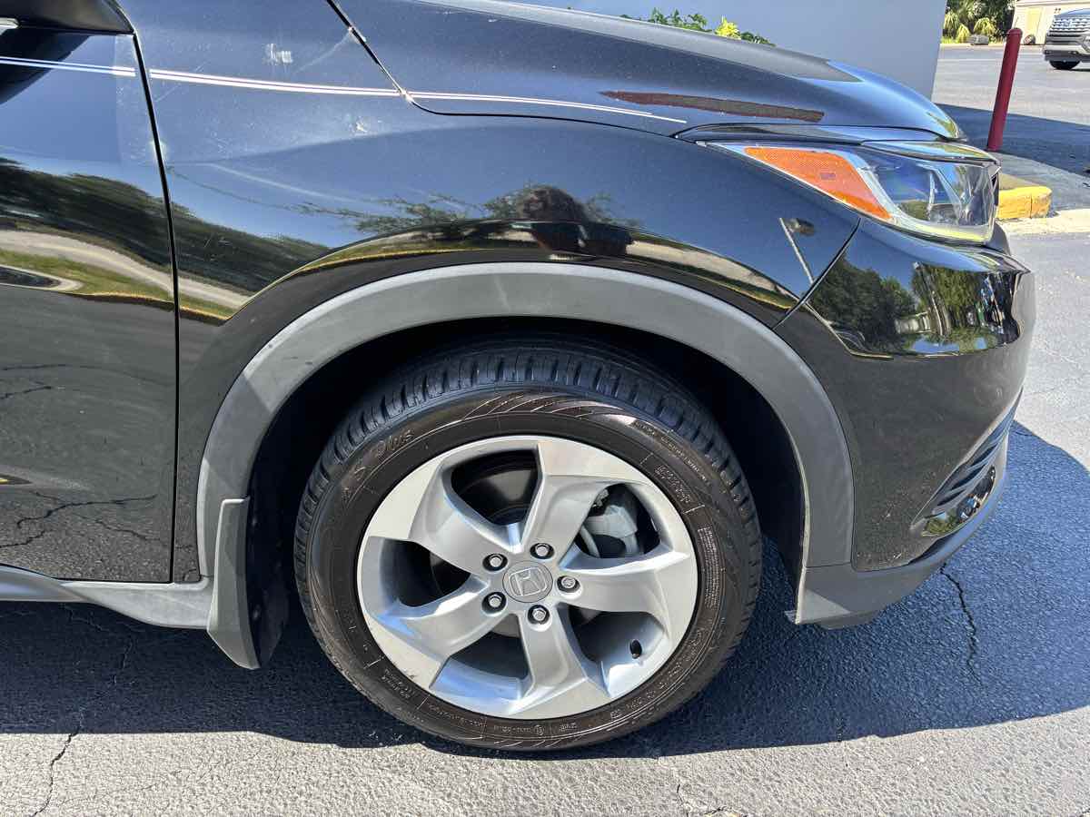 Vehicle image 6 of 27