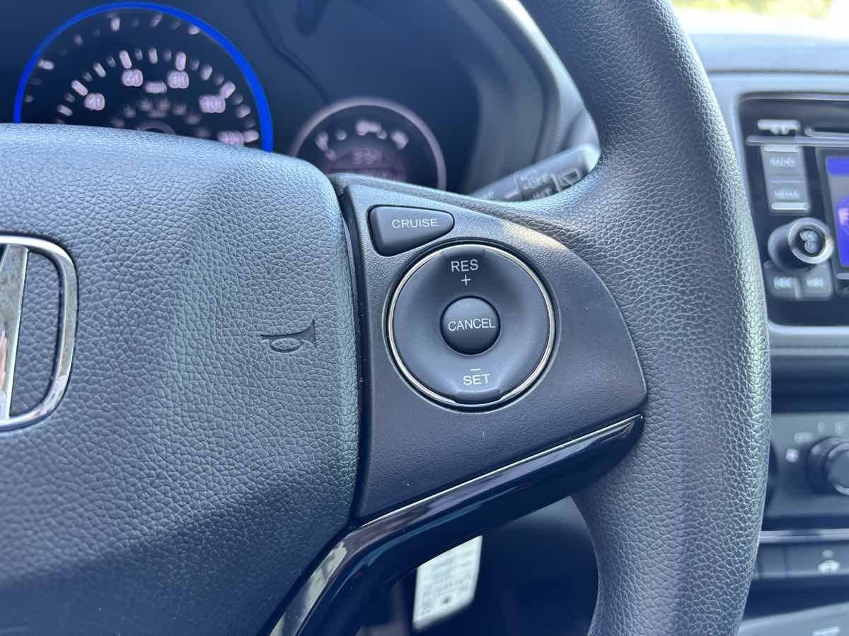 Vehicle image 17 of 27
