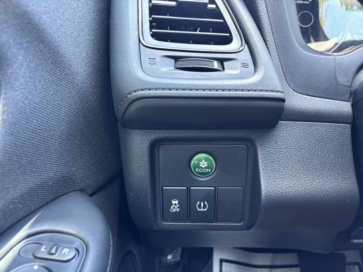 Vehicle image 21 of 27