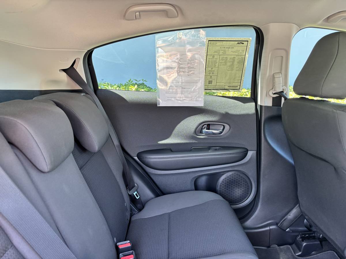 Vehicle image 13 of 27