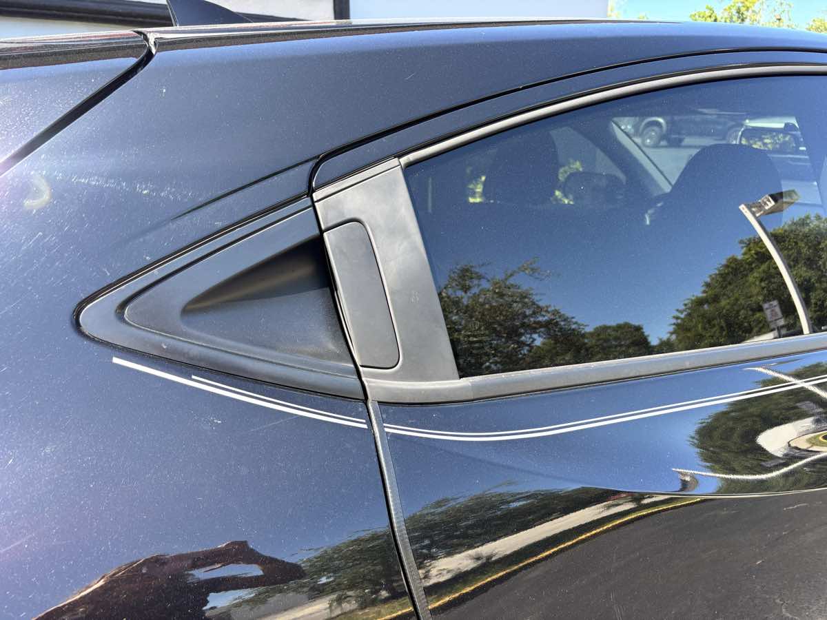 Vehicle image 24 of 27