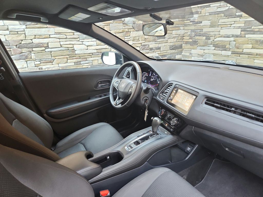 Vehicle image 20 of 25