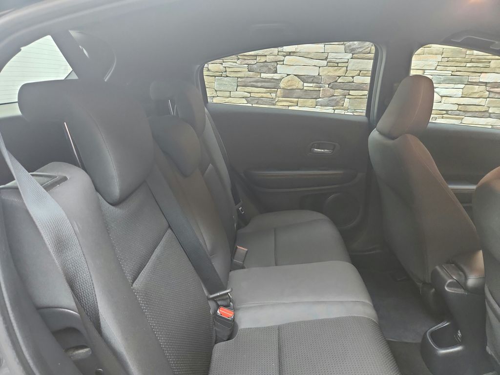 Vehicle image 23 of 25