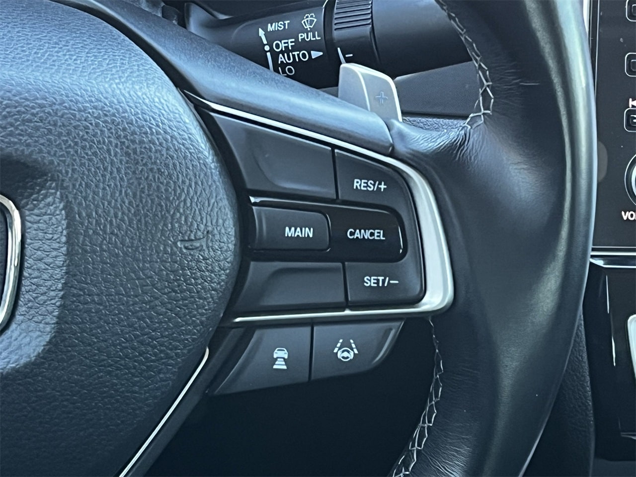 2022 Honda Insight Touring Image 21 of 30