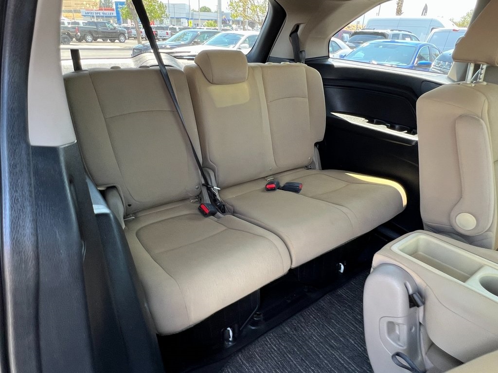 Vehicle image 15 of 27