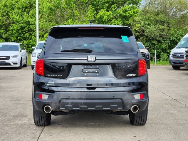 Vehicle image 7 of 30