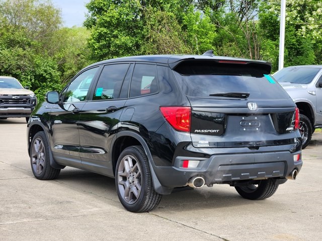 Vehicle image 8 of 30