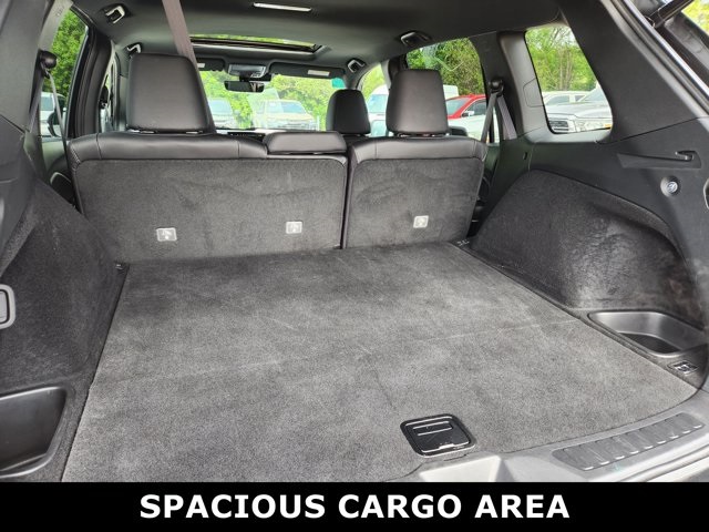 Vehicle image 17 of 30