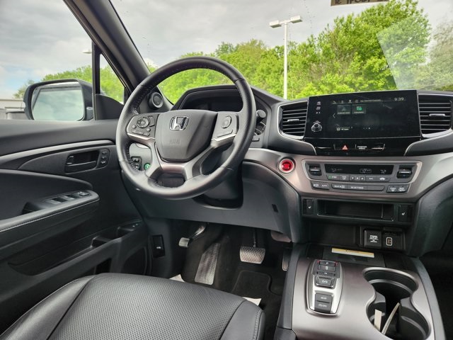 Vehicle image 22 of 30