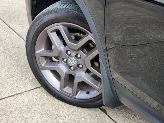 Vehicle image 20 of 30