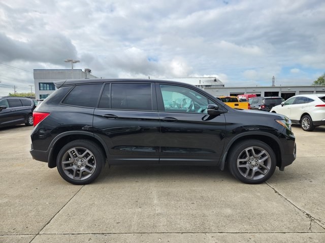 Vehicle image 4 of 30