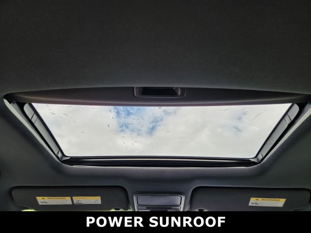 Vehicle image 13 of 30