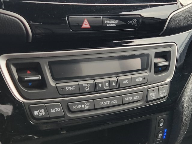 Vehicle image 28 of 29