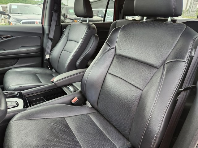 Vehicle image 24 of 29