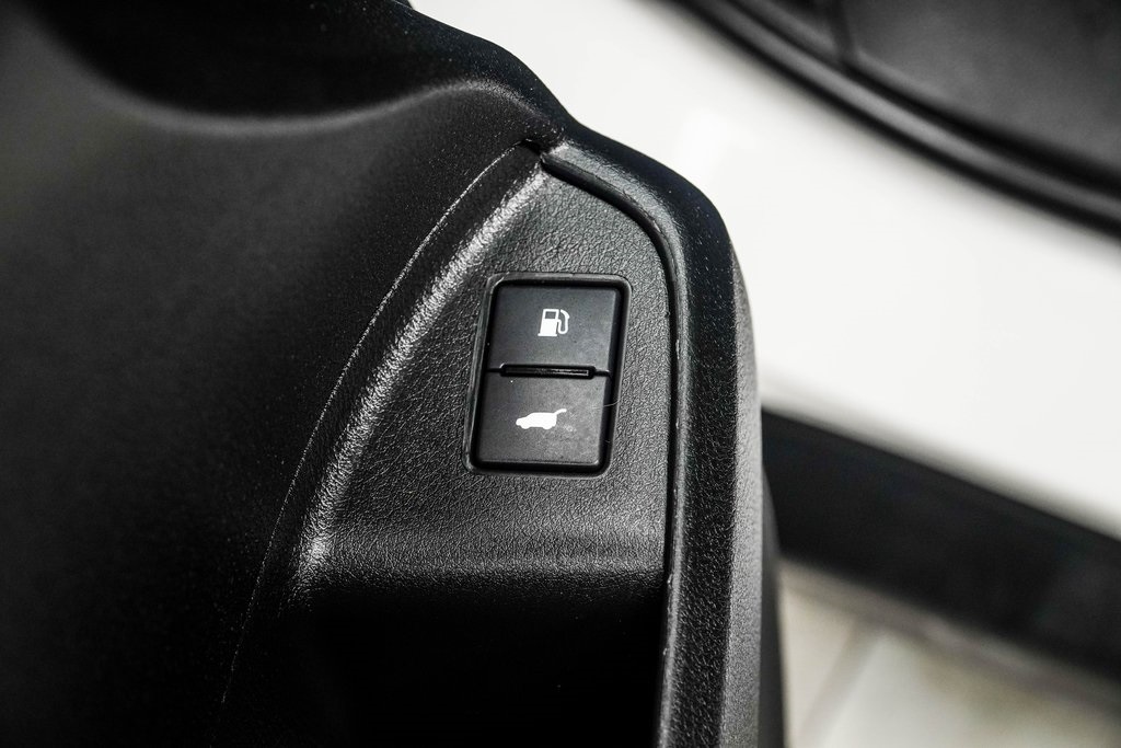 Vehicle image 35 of 42