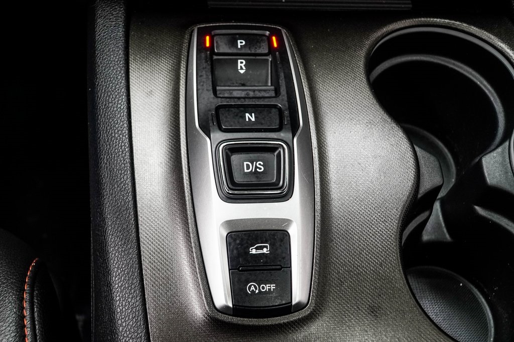 Vehicle image 19 of 42