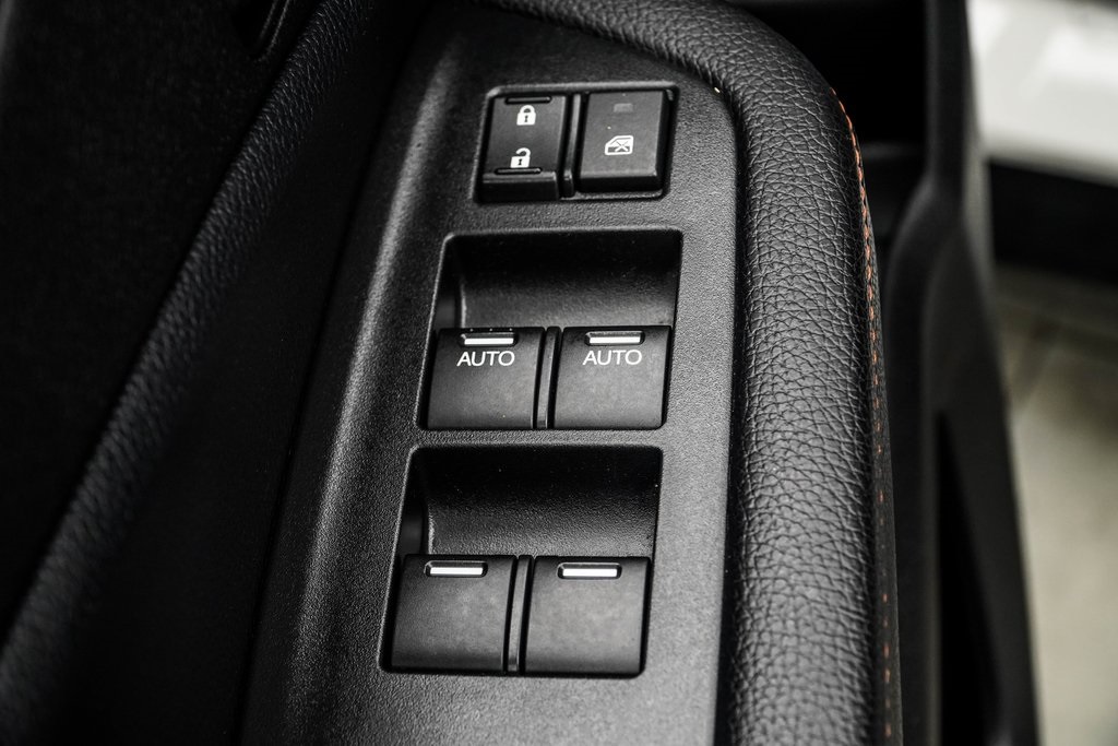 Vehicle image 34 of 42