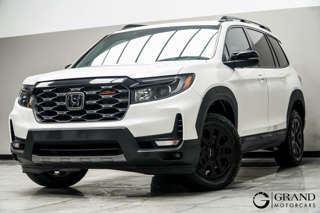 Vehicle image 2 of 42