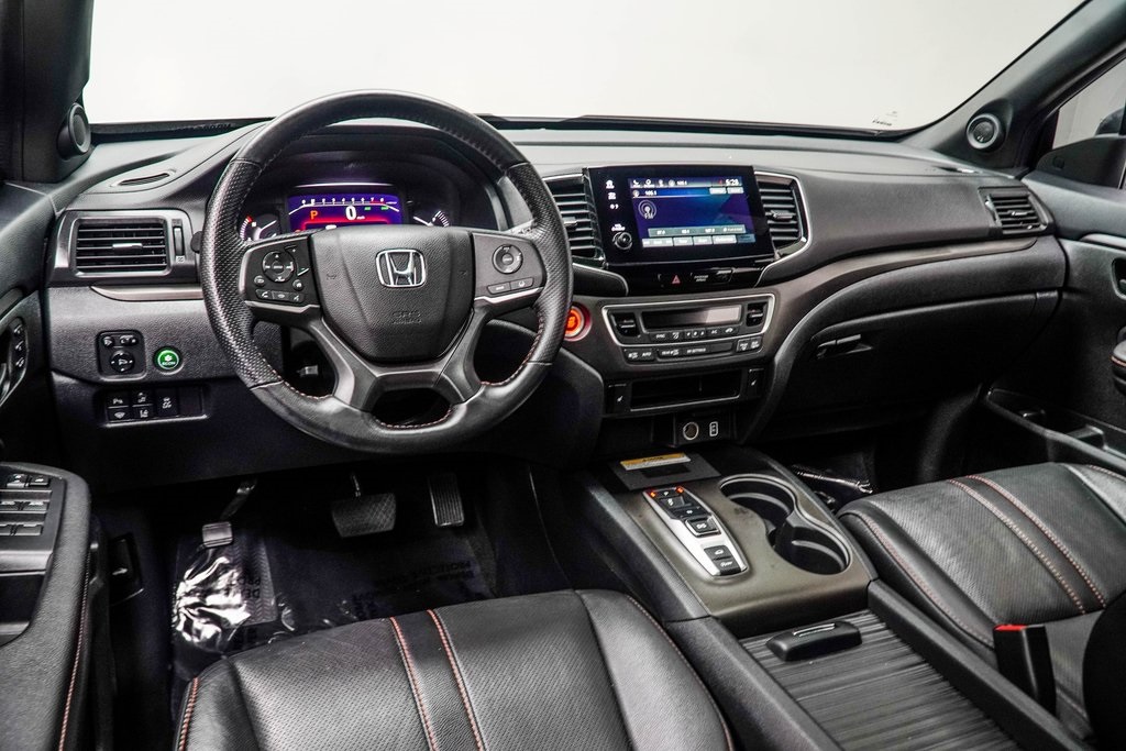 Vehicle image 13 of 42
