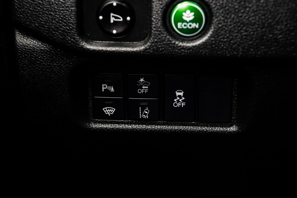 Vehicle image 31 of 42