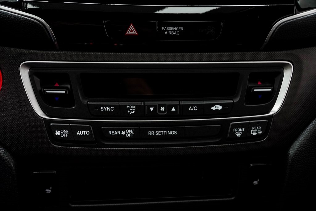Vehicle image 22 of 42