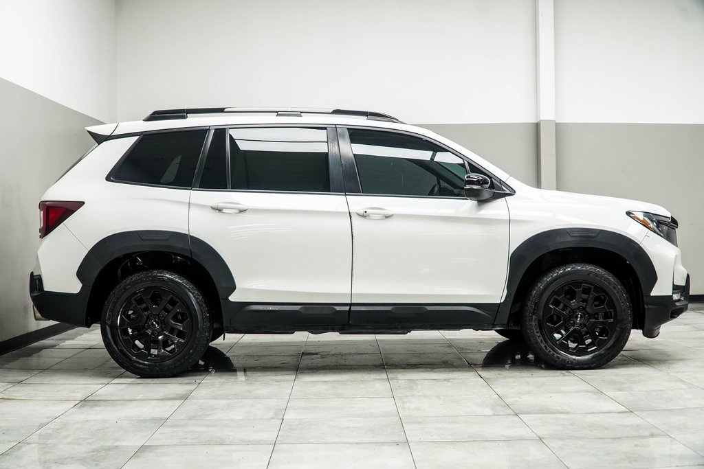 Vehicle image 5 of 42