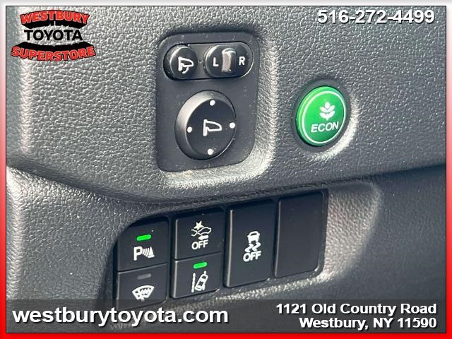 Vehicle image 24 of 37